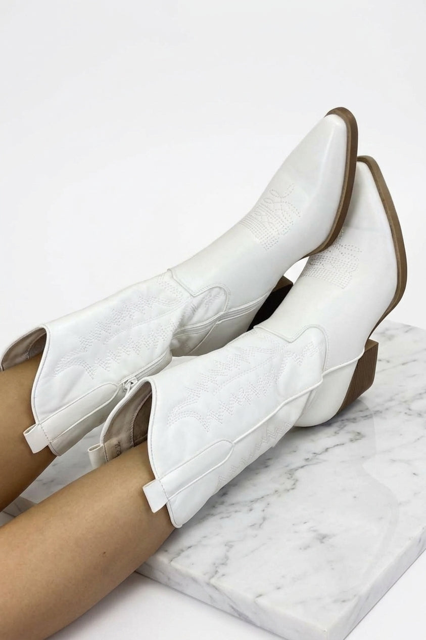 Women's Western Cowboy Boots – Pointed Toe Block Heel Boots