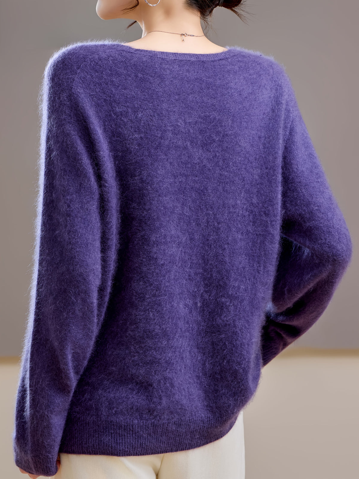 Women's Cashmere-Feel Wool-Blend V-Neck Jumper – Oversized Knit