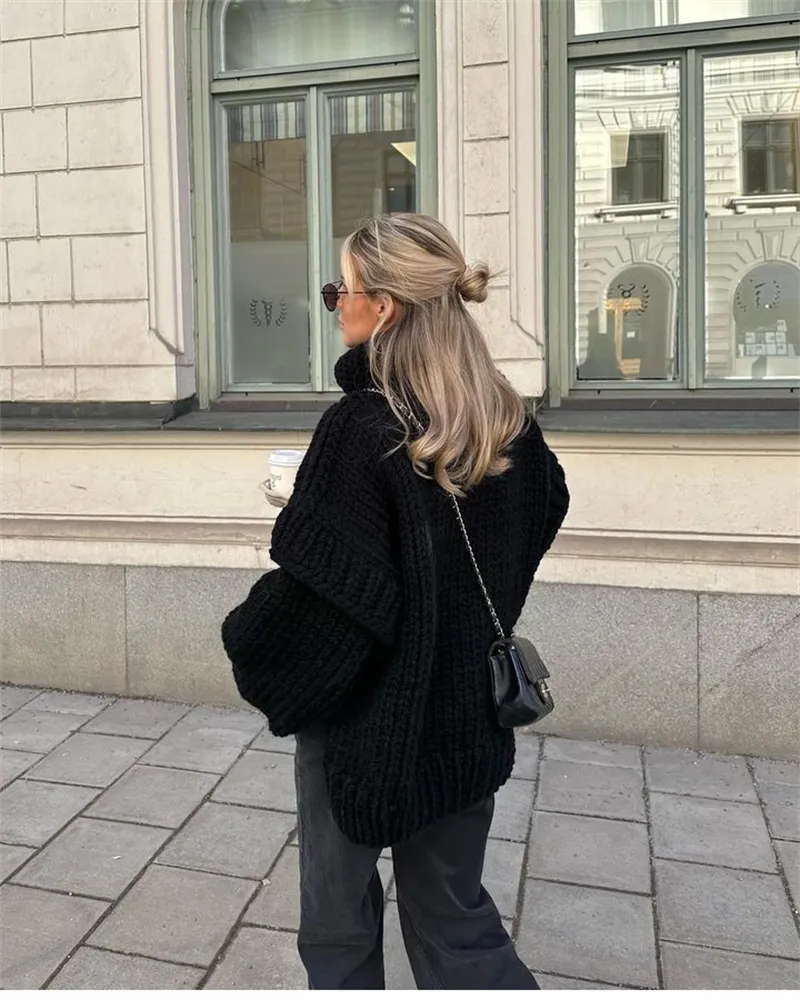 Women's Chunky Knit Turtleneck Jumper – Oversized Roll Neck Sweater