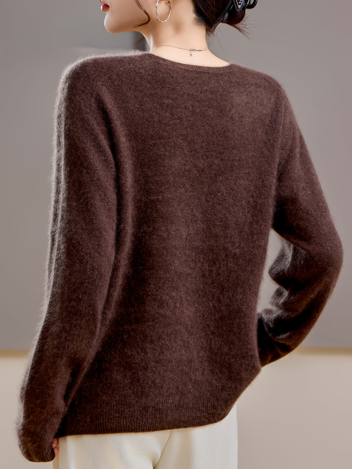 Women's Cashmere-Feel Wool-Blend V-Neck Jumper – Oversized Knit