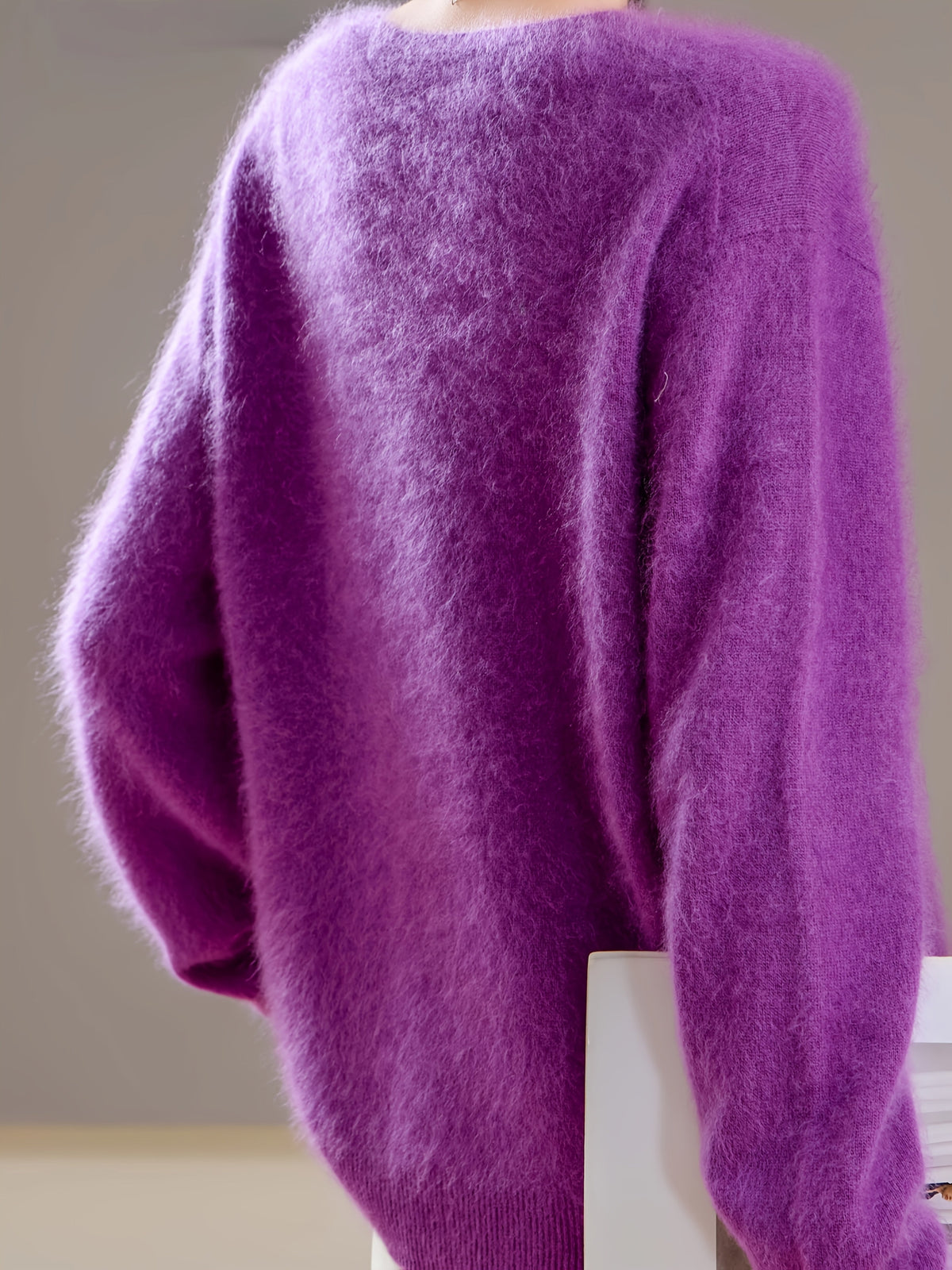 Women's Cashmere-Feel Wool-Blend V-Neck Jumper – Oversized Knit